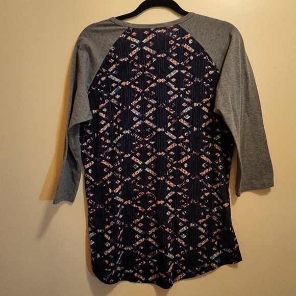 Lularoe 3/4 Sleeve Scoop Neck Shirt L - Picture 4 of 4
